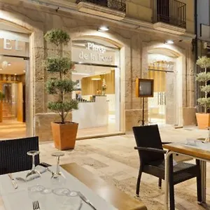 https://placa-de-la-font.top-hotels-tarragona.com